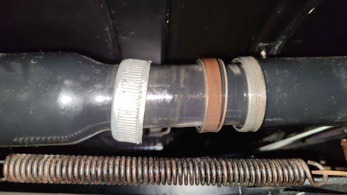 Attached picture Leaking Drive Shaft 2.jpg